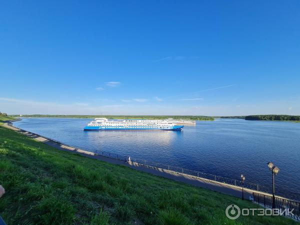 Теплоход Лебединое озеро