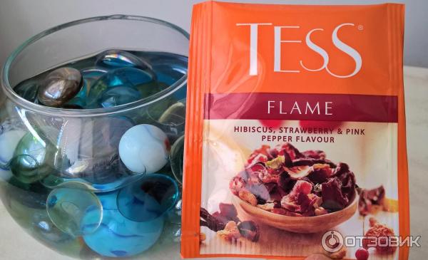 Чайный напиток Tess Flame со вкусом и ароматом земляники и розовым перцем фото