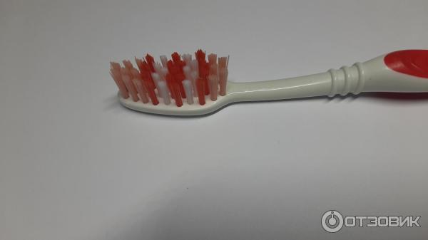 Зубная щетка Colgate фото