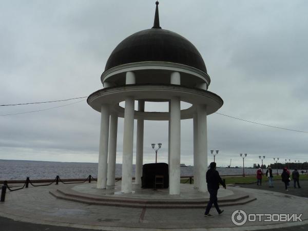 Набережная Онежского озера (Россия, Петрозаводск) фото