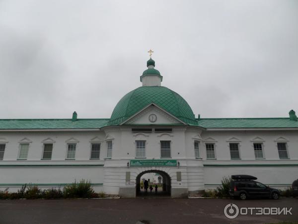 Старая слобода александро свирский. Александро-Свирский монастырь мощи. Братия Александро Свирского монастыря. Свирский монастырь гостиница Старая Слобода.