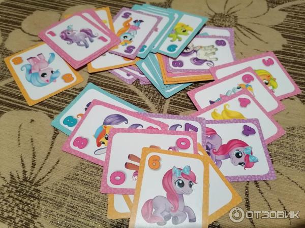 Настольная карточная игра UNO фото