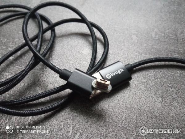 Магнитный USB-кабель eLough для зарядки телефона