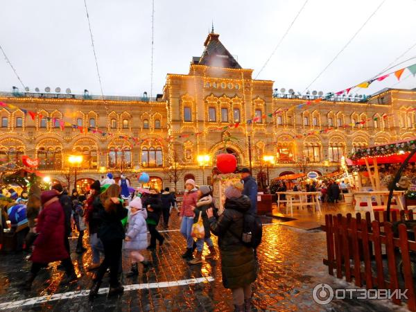 ГУМ-ярмарка на Красной площади (Россия, Москва) фото