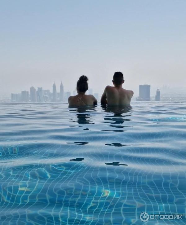 Бассейн Aura Skypool в Дубае