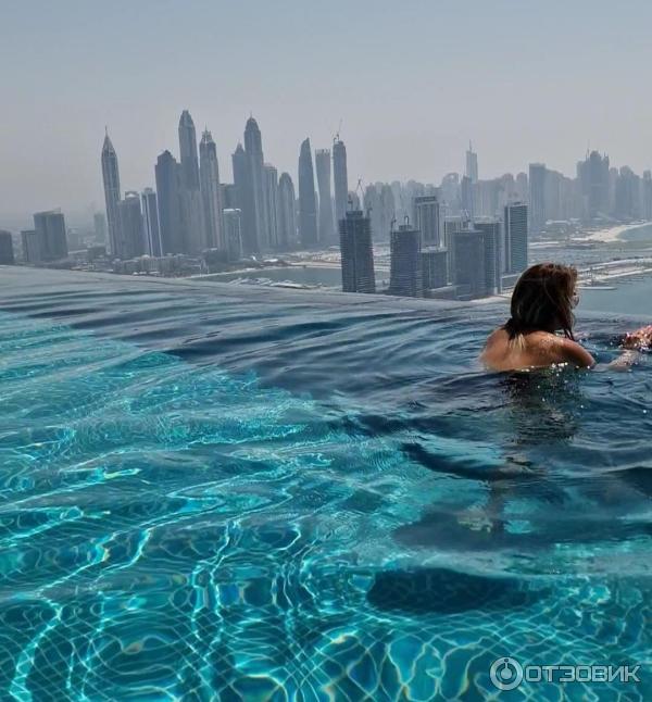 Aura skypool lounge dubai